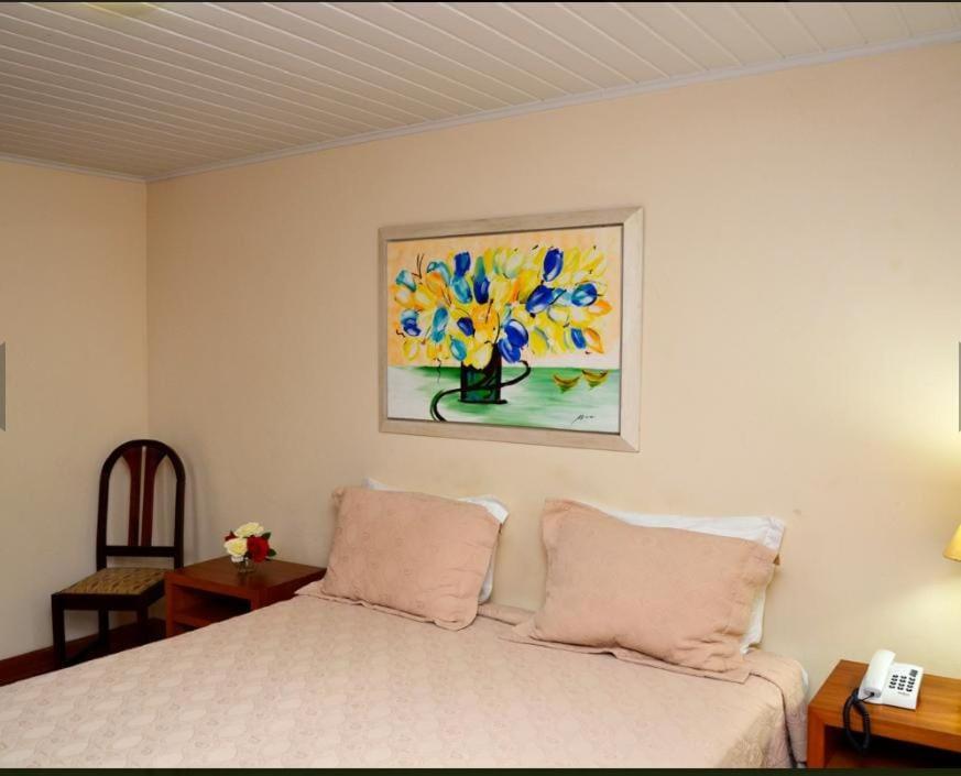Girassol Hotel